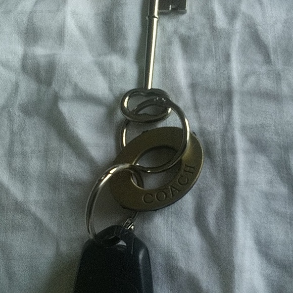 - Coach key chain 1Sz$28 +  free scarf. - Picture 2 of 6